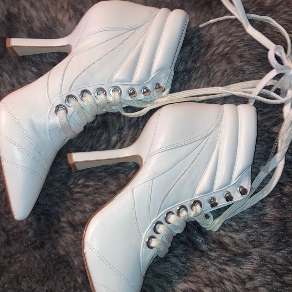 Giani Bini Off white Boots